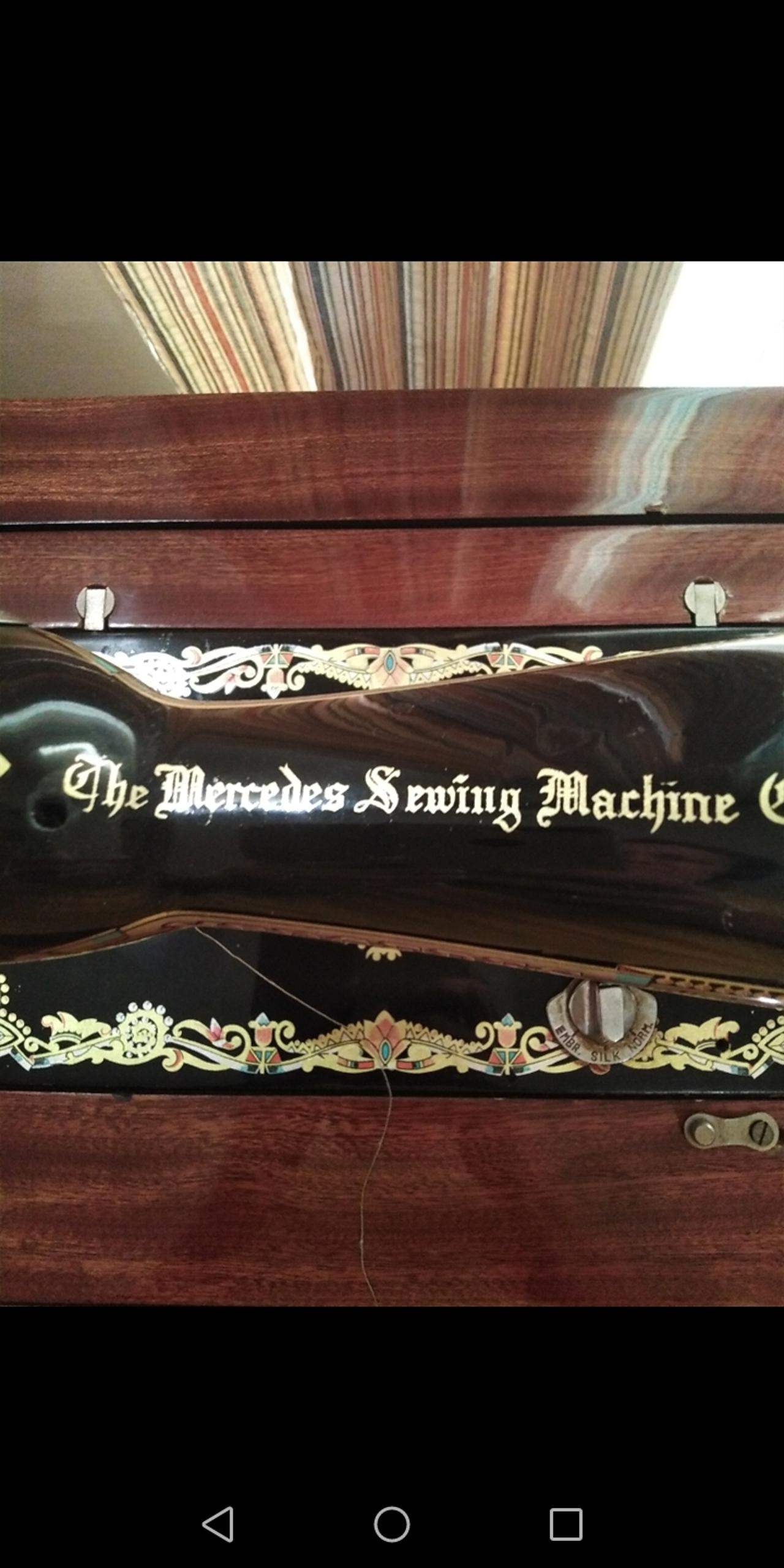 Πωλείτε ραπτομηχανή Mercedes  (3)