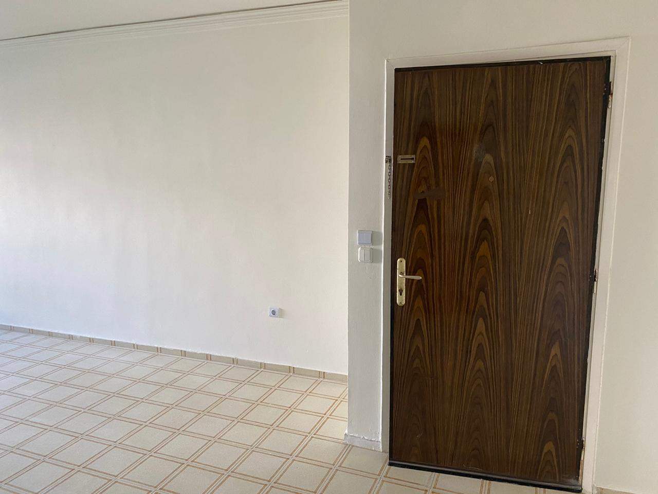 Διαμέρισμα  (8)