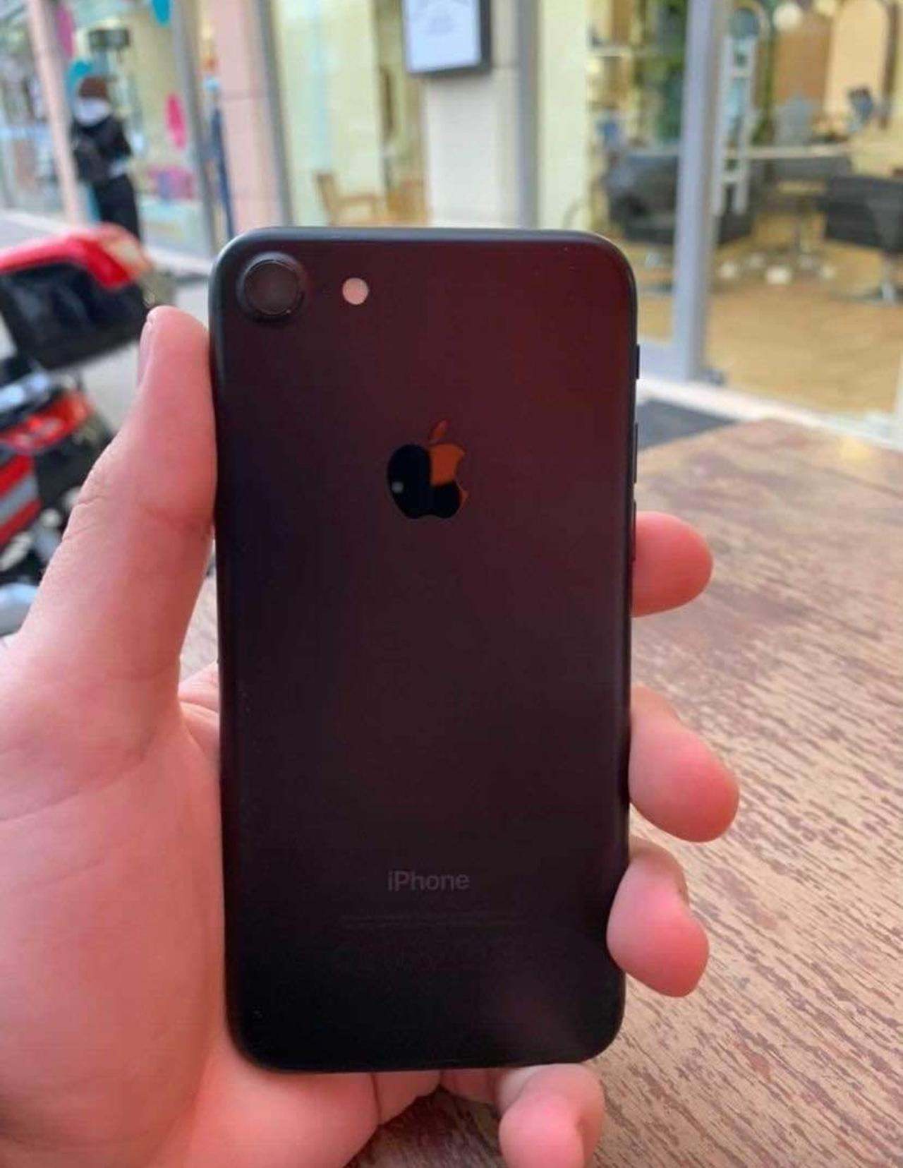Iphone 7 32gb (2)
