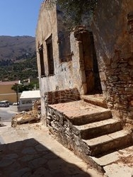 Ερηπωμένη Κατοικία  (3)