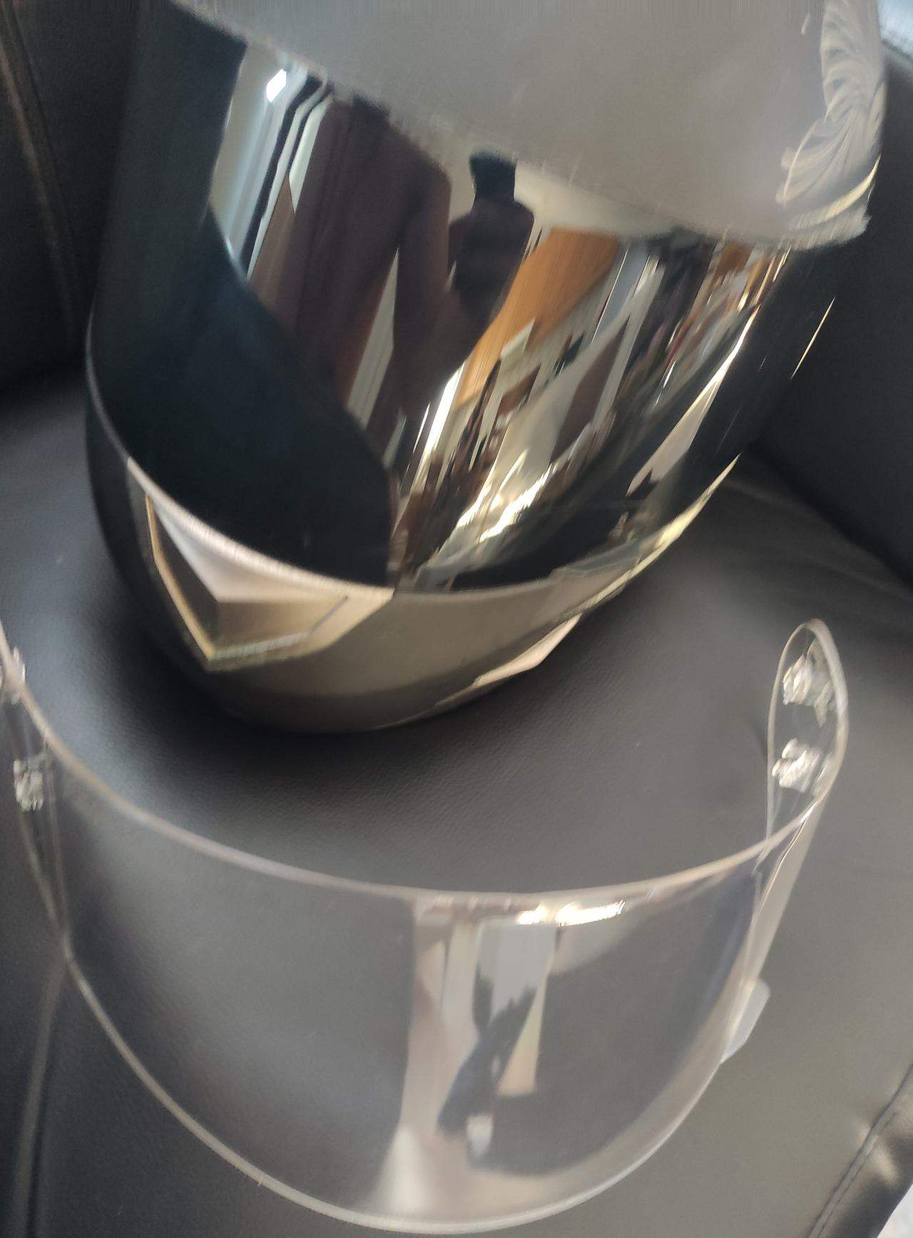 Πωλείτε κράνος μηχανής