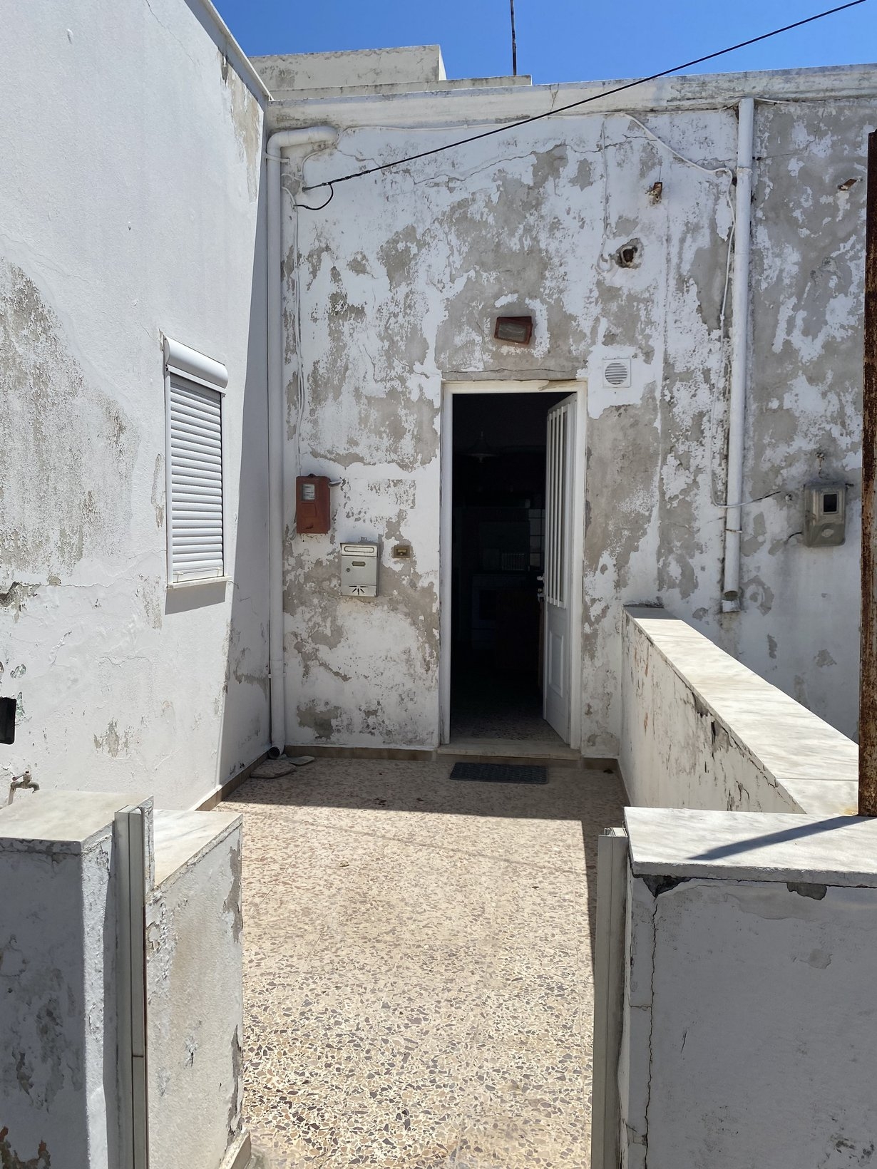 ΜΟΝΟΚΑΤΟΙΚΙΑ 100 τ.μ. (2)