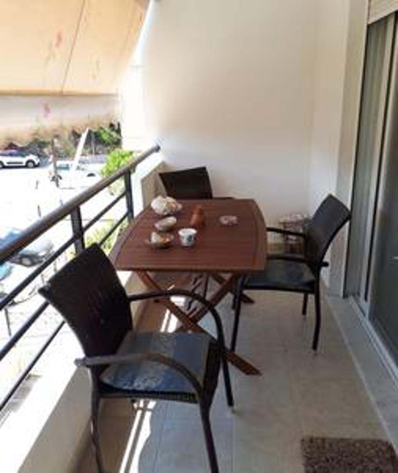 Διαμέρισμα  (6)