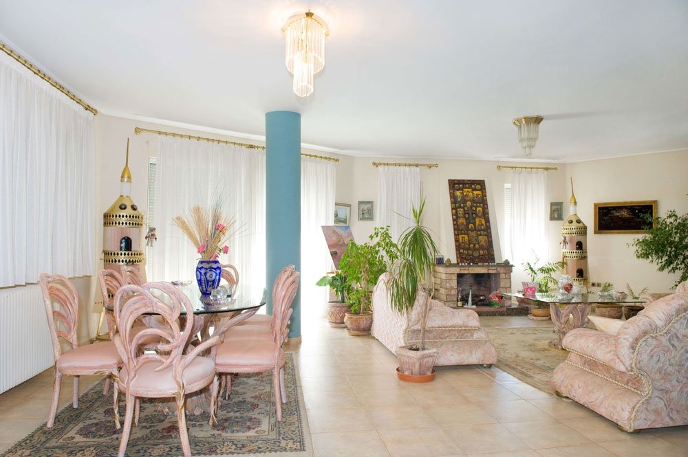 ΜΟΝΟΚΑΤΟΙΚΙΑ 330 τ.μ. (2)