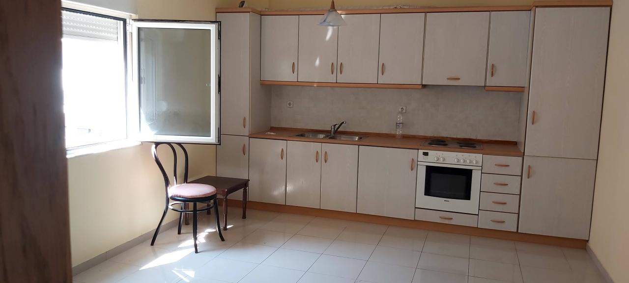 Διαμέρισμα  (6)