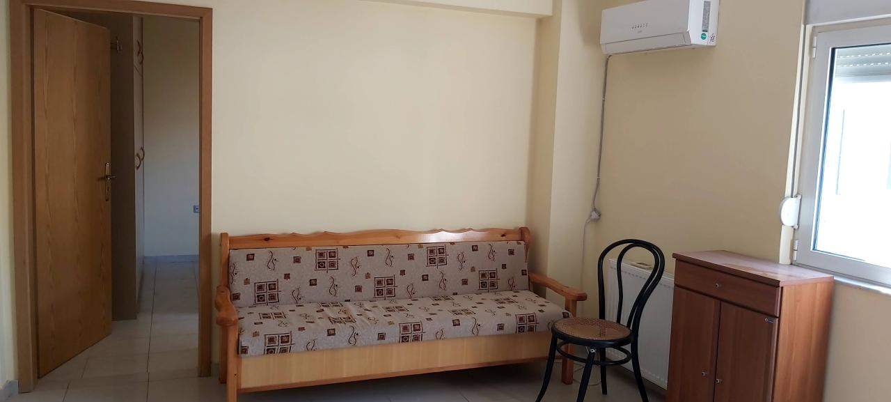 Διαμέρισμα  (8)