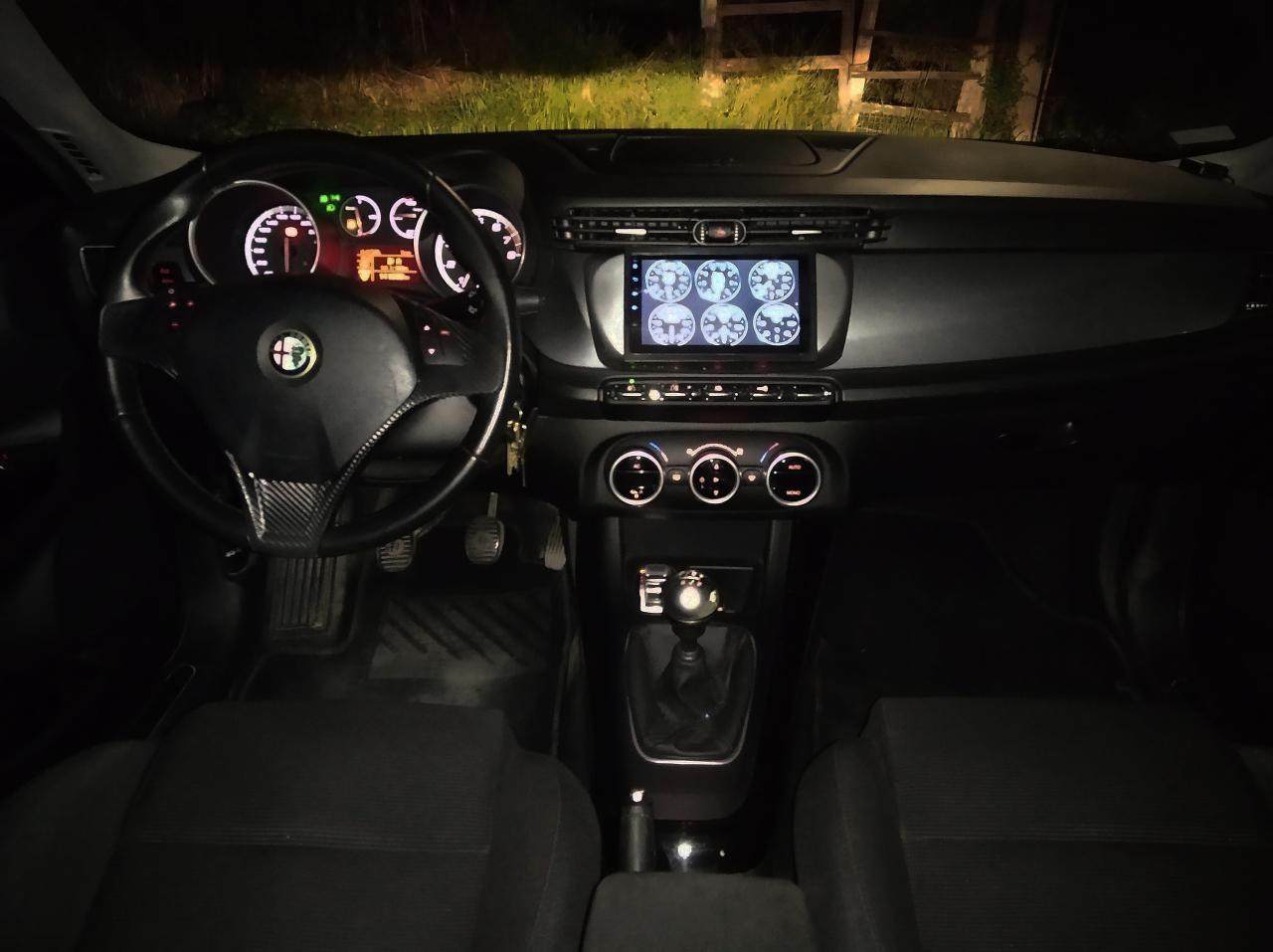 Alfa Romeo Other Alfa Romeo Models 2013 (5)