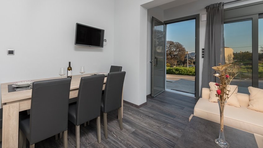 ΔΙΑΜΕΡΙΣΜΑ 70 τ.μ. (2)