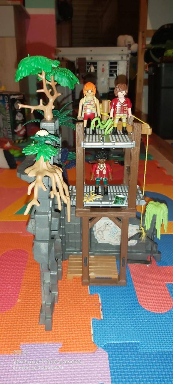 Πωλούνται Αρχηγεια (6)