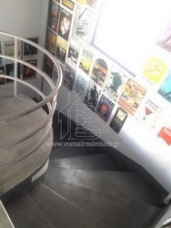 Καφέ-Μπαρ-Εστιατόρειο 