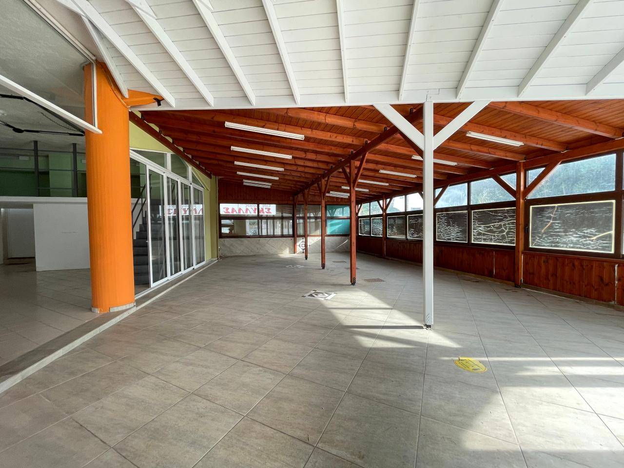 Κατάστημα  (2)