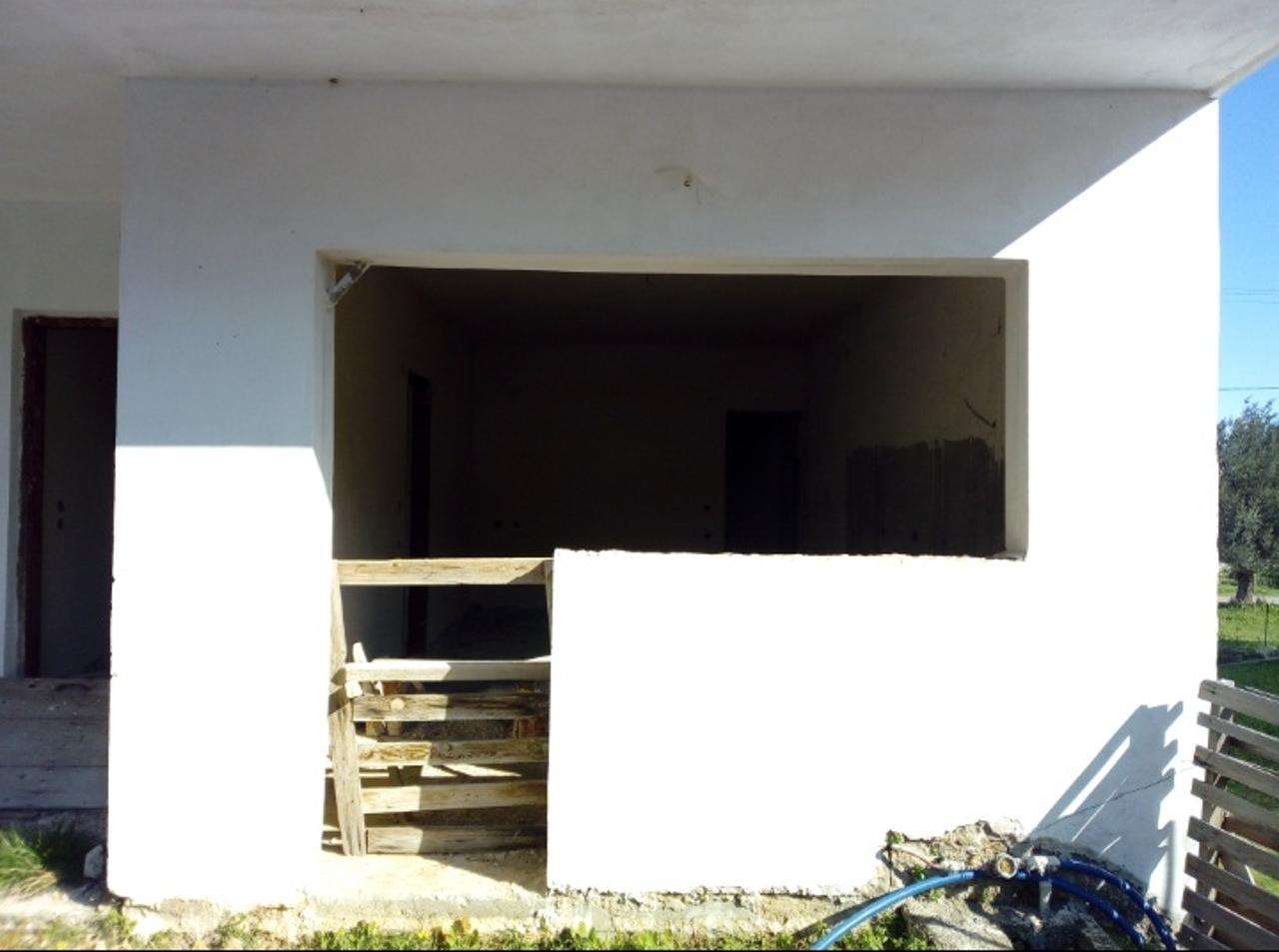 Μονοκατοικία  (2)