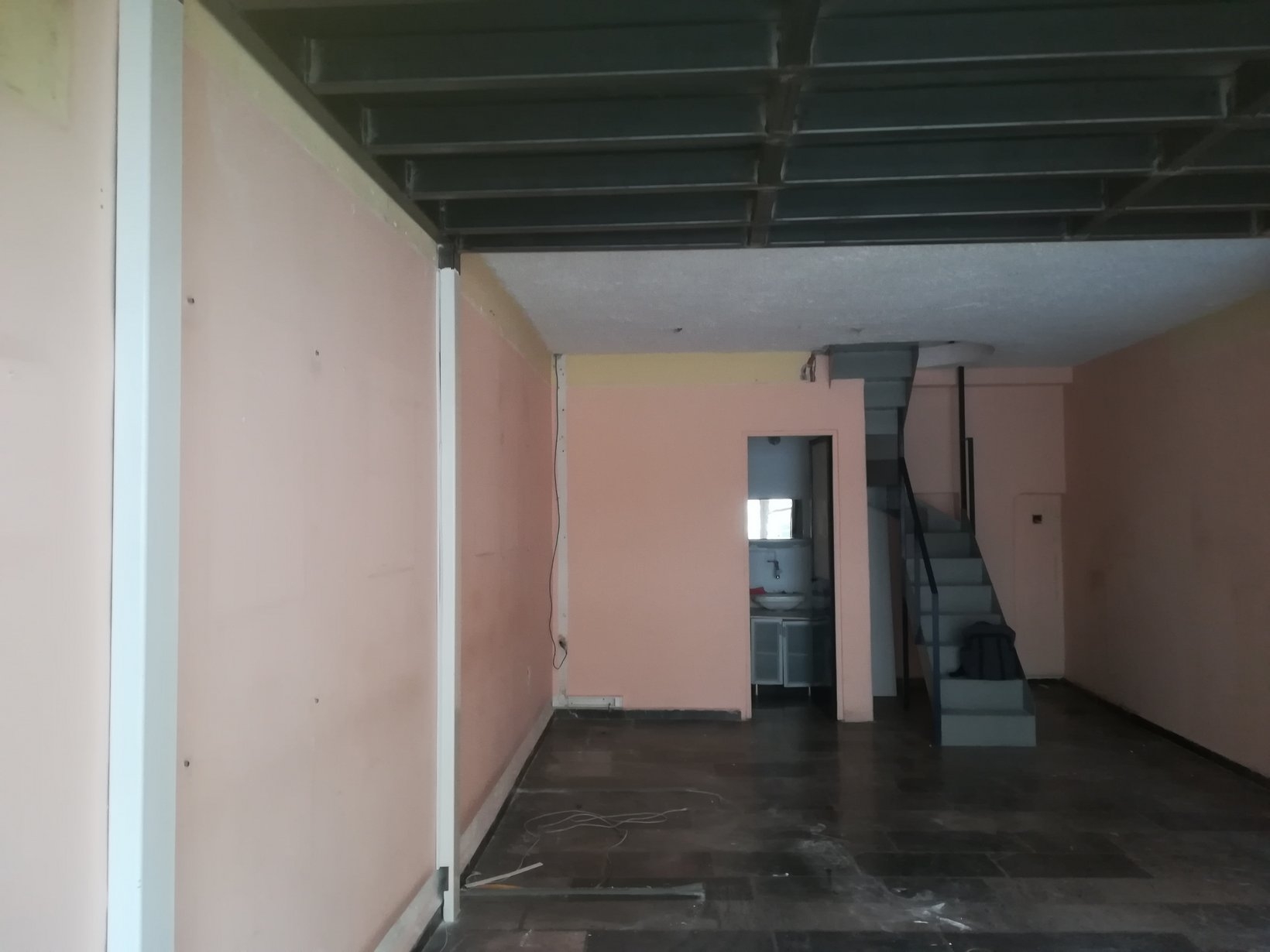 ΚΑΤΑΣΤΗΜΑ 90 τ.μ. (2)