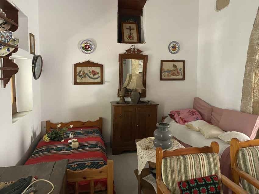 ΜΟΝΟΚΑΤΟΙΚΙΑ 100 τ.μ. (3)