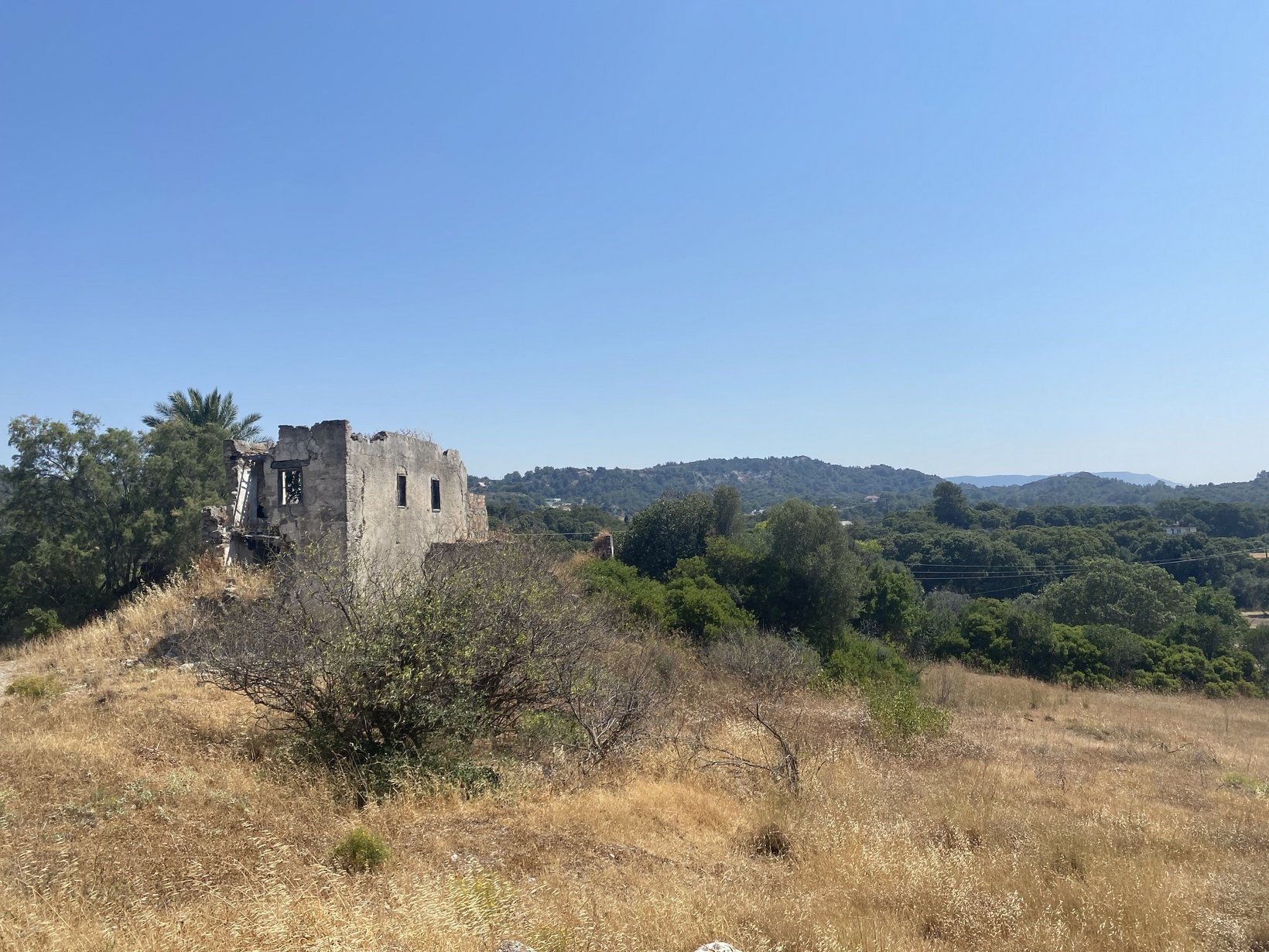 ΕΡΕΙΠΩΜΕΝΗ ΜΟΝΟΚΑΤΟΙΚΙΑ 150 τ.μ. (3)