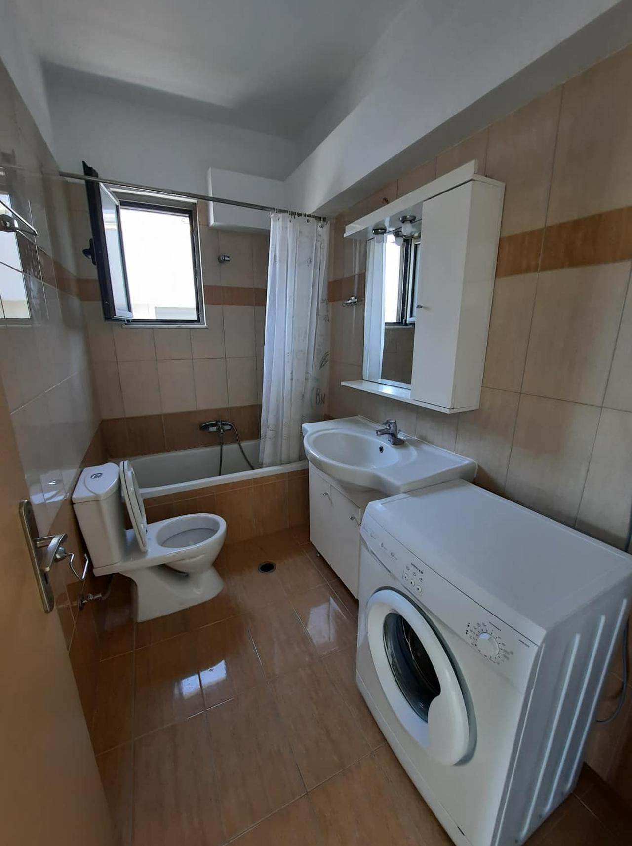 Διαμέρισμα  (8)