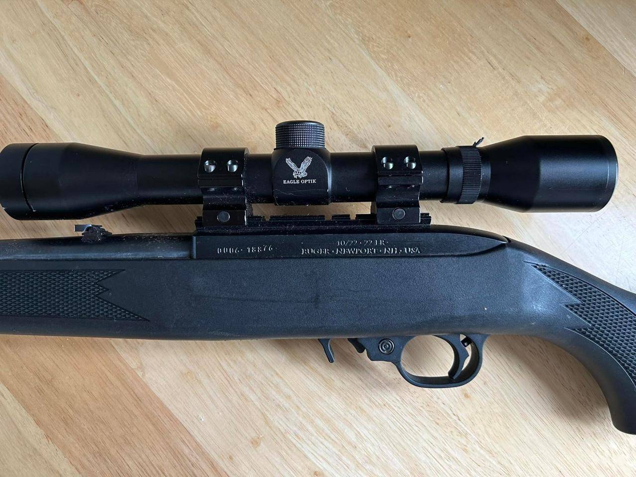 Ruger 10 22 μπλε συνθετικό 4x32 με καταστολέα (2)