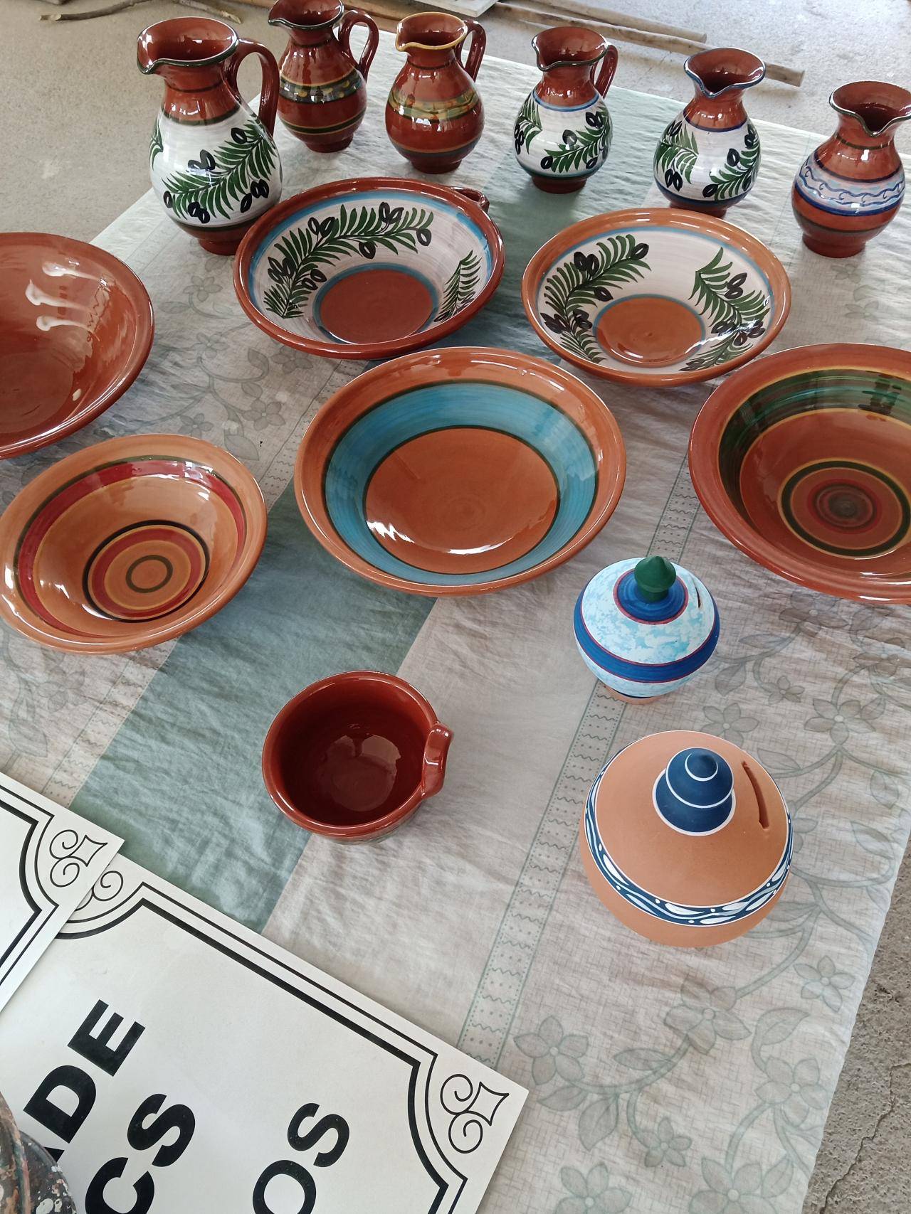 Πωλούνται κεραμικα για εστίαση. (5)