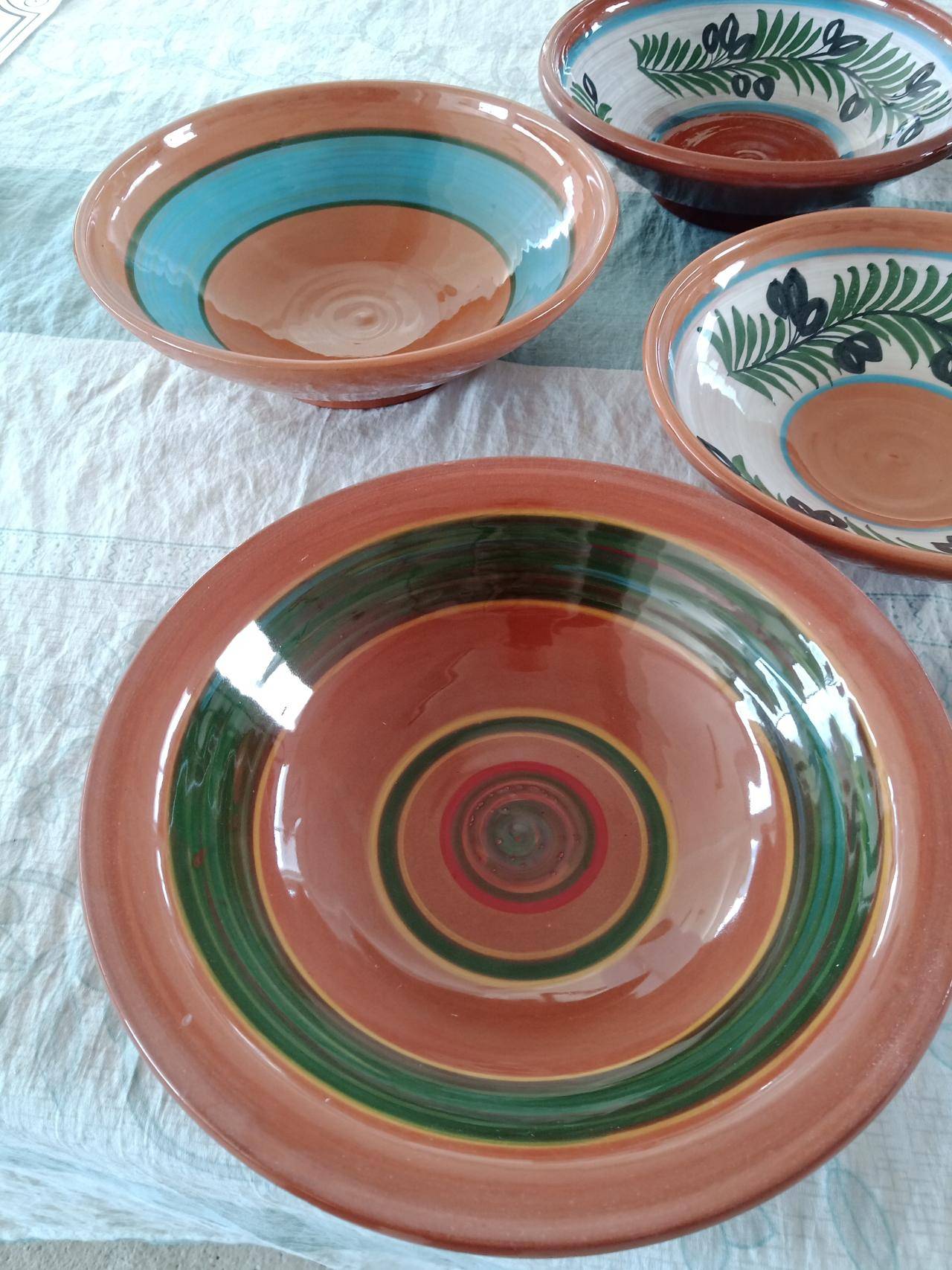 Πωλούνται κεραμικα για εστίαση. (6)