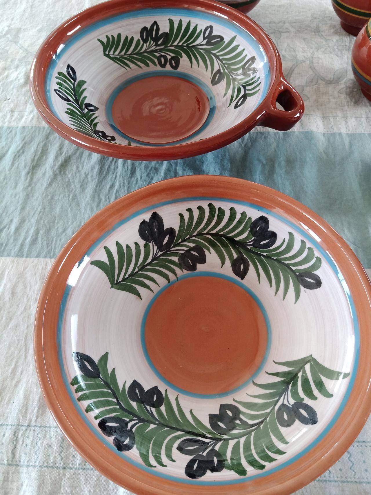 Πωλούνται κεραμικα για εστίαση. (7)