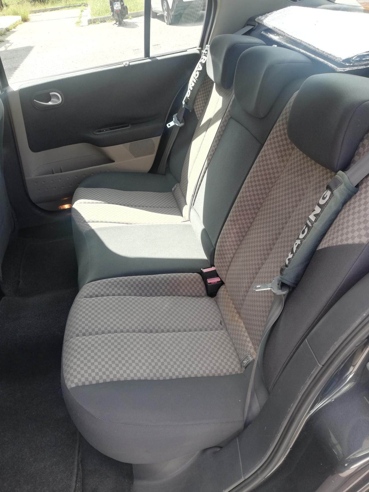 Avanti Sedan 2005 (5)