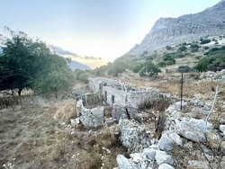 Ερειπωμένη Κατοικία  (5)