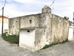 Ερειπωμένη Κατοικία  (2)