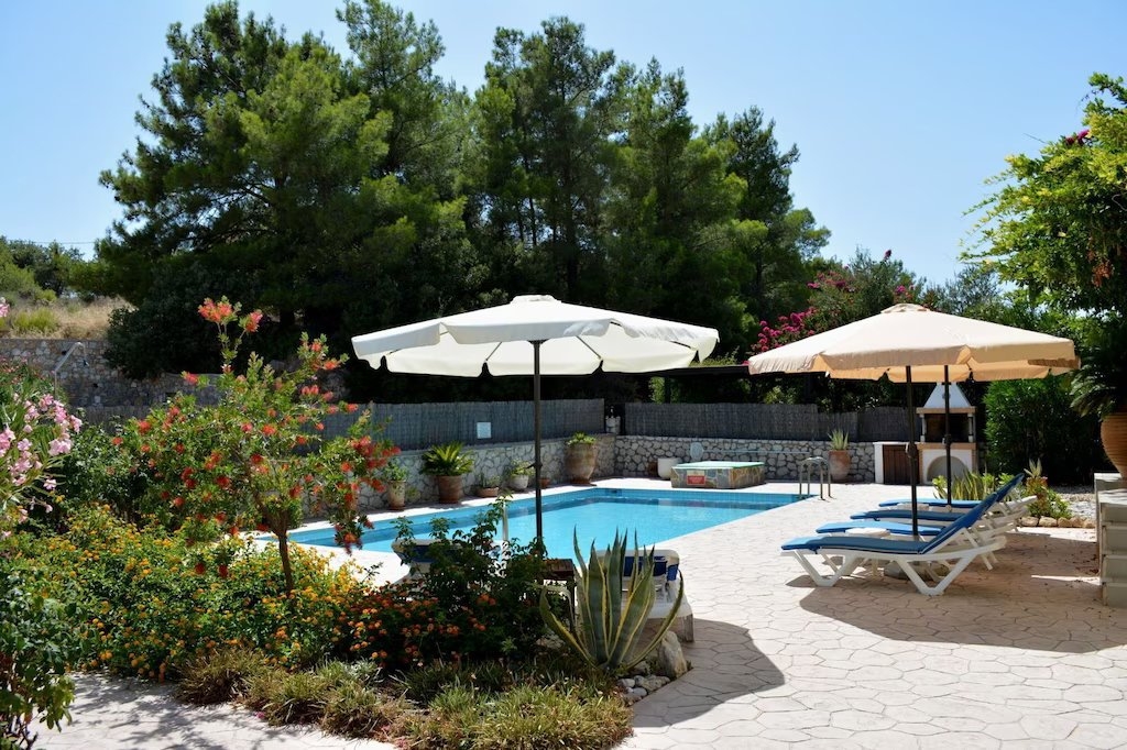 ΜΟΝΟΚΑΤΟΙΚΙΑ 128 τ.μ. (2)