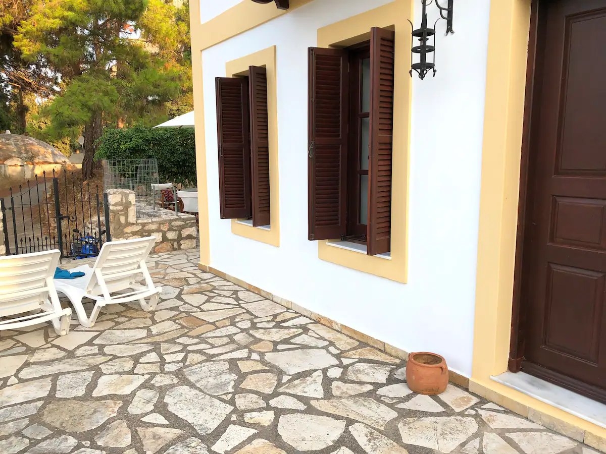 ΜΟΝΟΚΑΤΟΙΚΙΑ 70 τ.μ. (2)