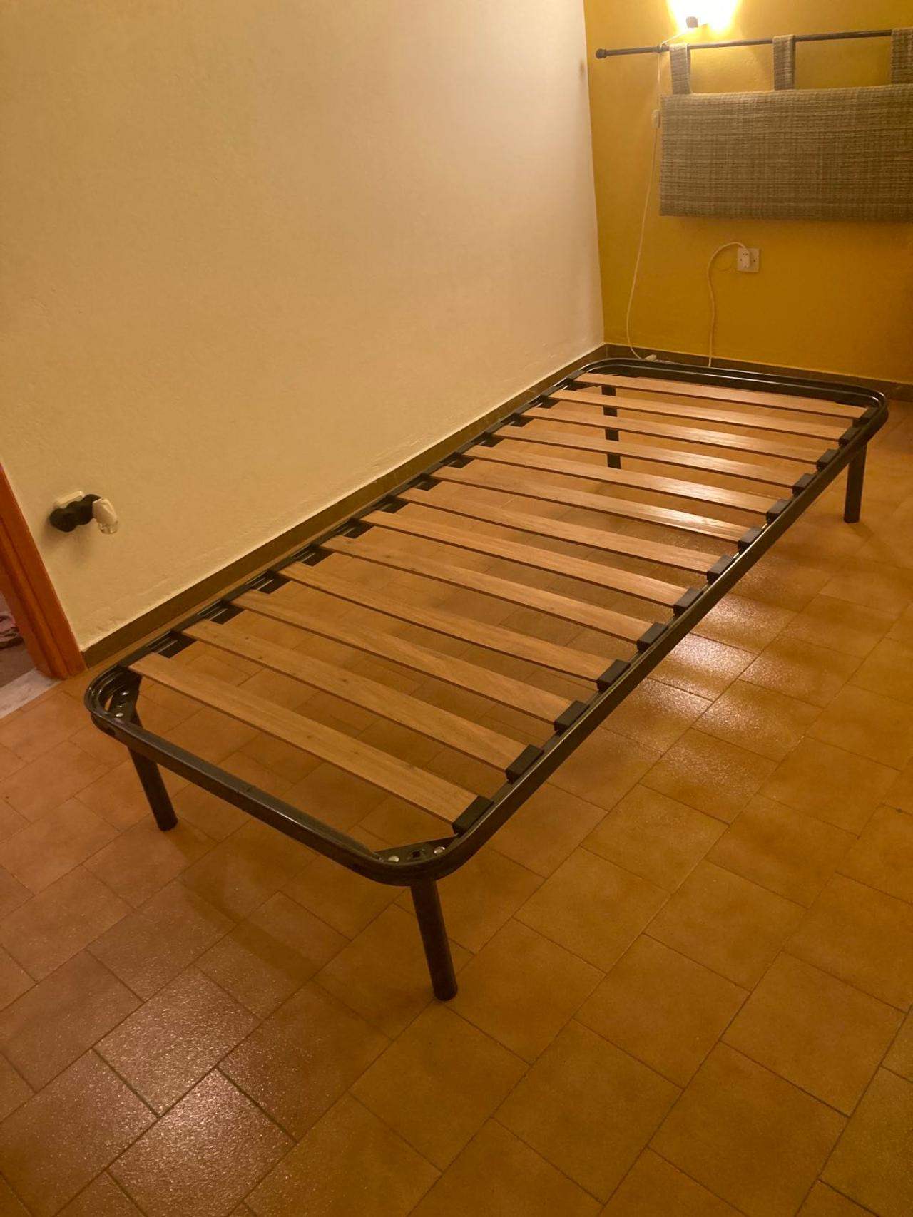 Πωλείται ορθοπεδικό σιδερένιο κρεβάτι (2)