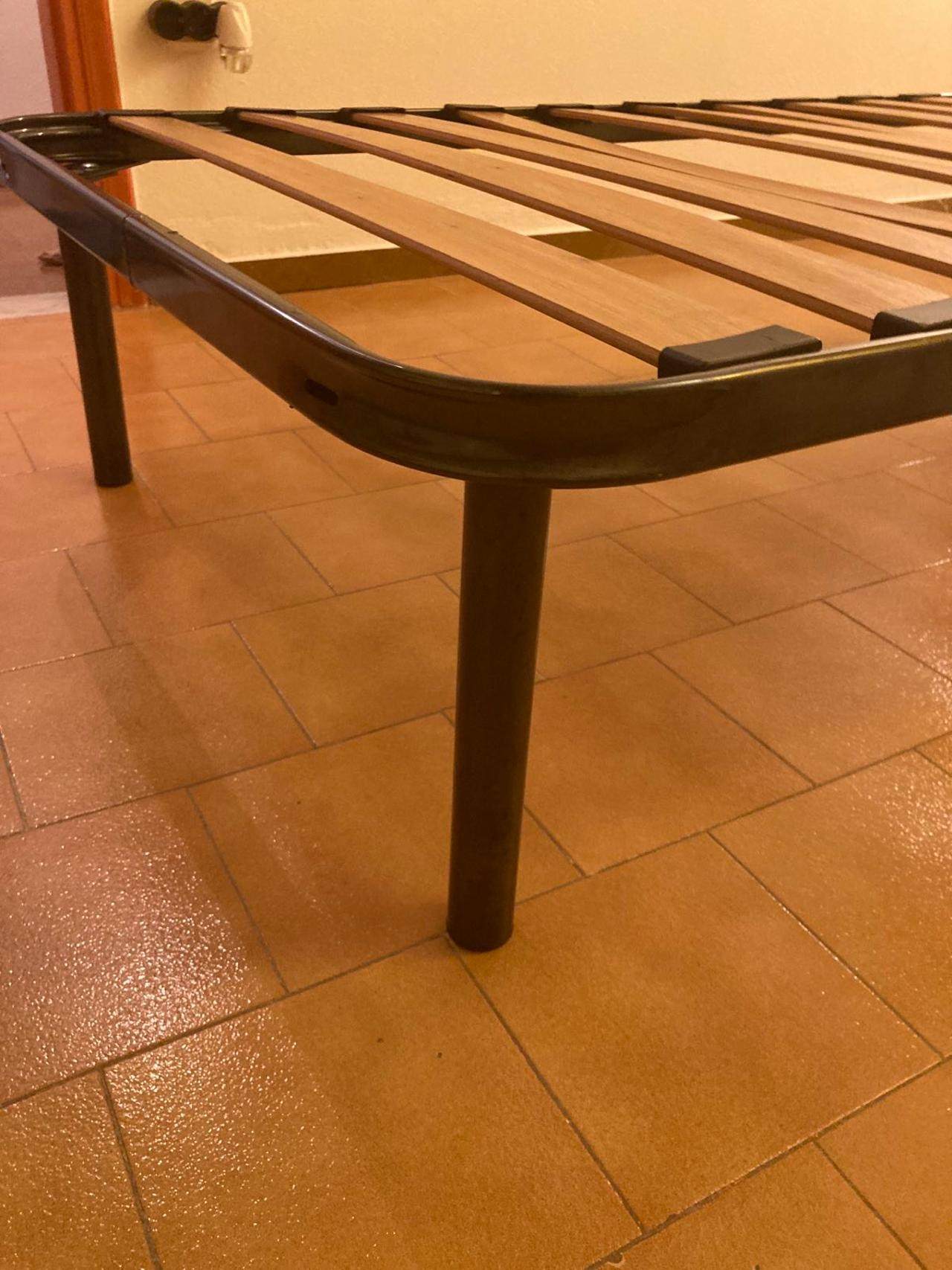 Πωλείται ορθοπεδικό σιδερένιο κρεβάτι (4)