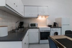 Γκαρσονιέρα  (2)