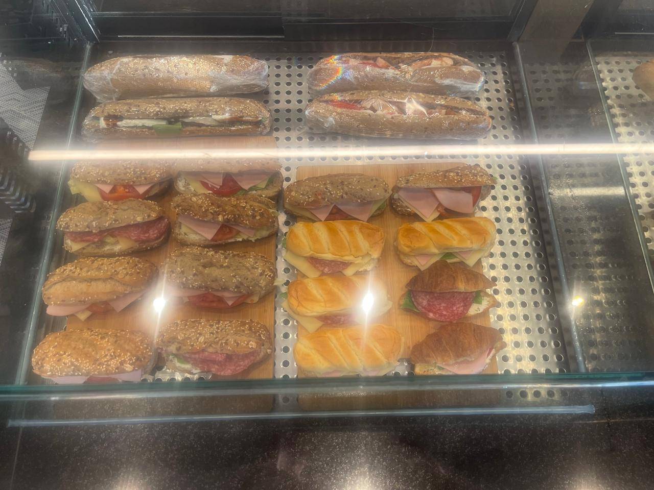 Κατάστημα  (2)