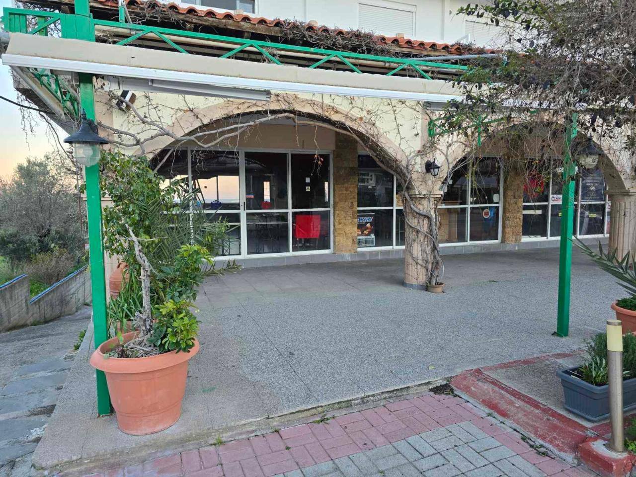 Κατάστημα  (2)