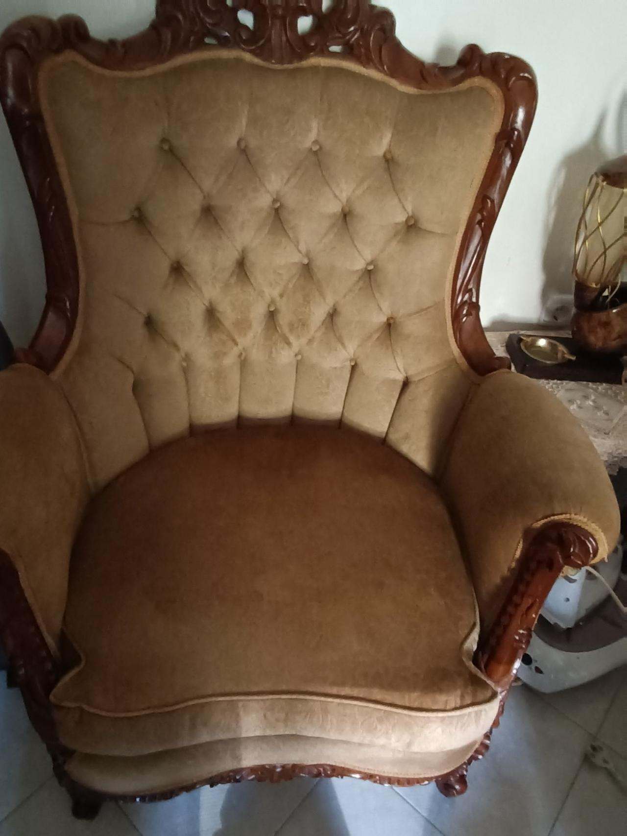 Πωλείται Σαλόνι Κλασσικό  (2)