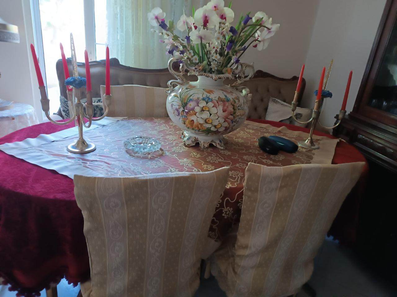 Πωλείται Τραπεζαρία Κλασσική 