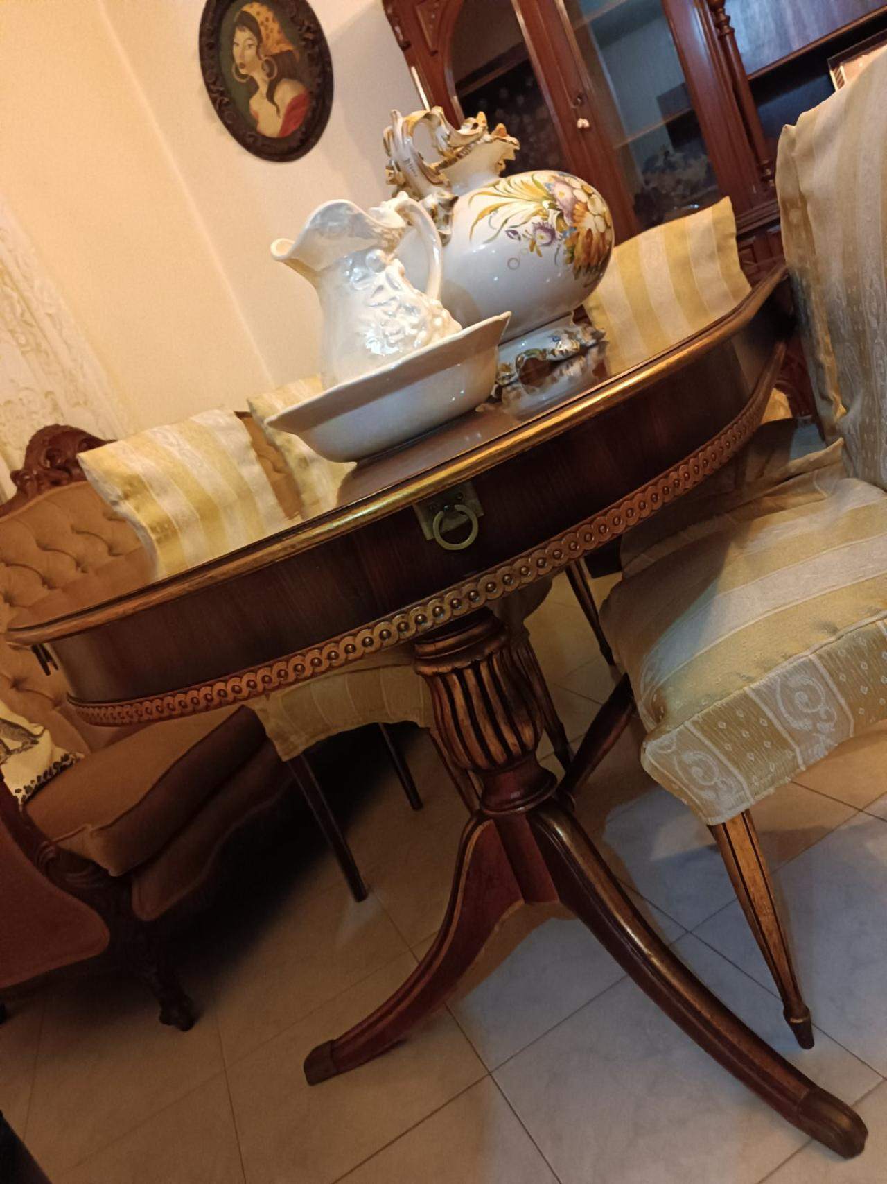 Πωλείται Τραπεζαρία Κλασσική  (2)