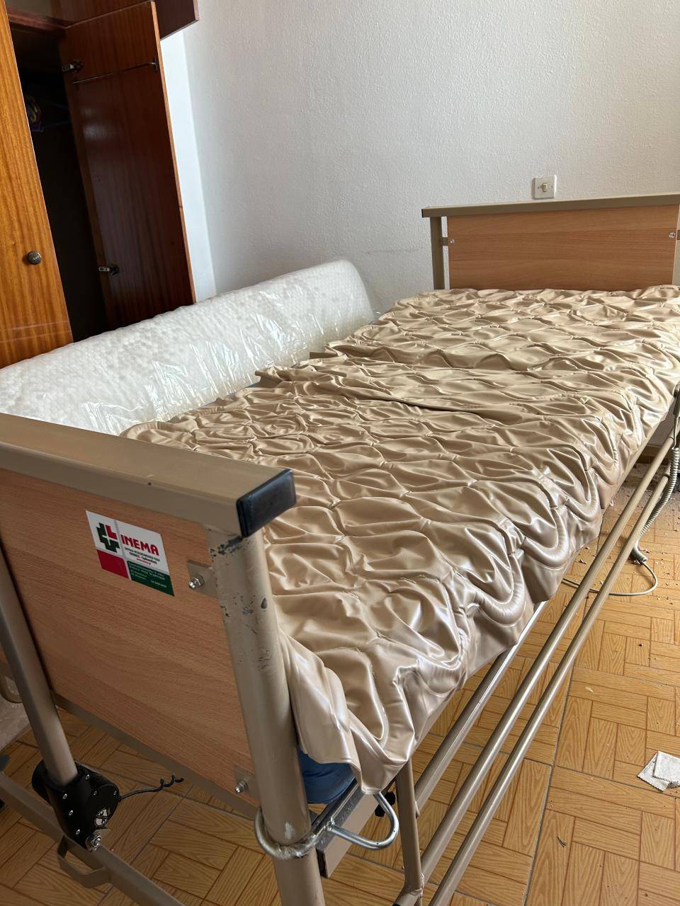 Ηλεκτρικό Νοσοκομειακό Κρεβάτι 