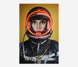 Space_Girl_Neon_Black