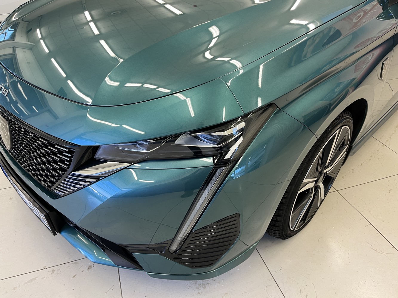 Car image 23