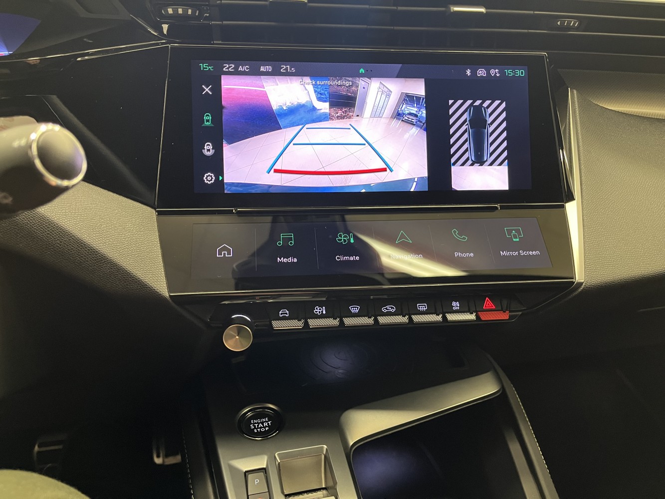 Car image 14