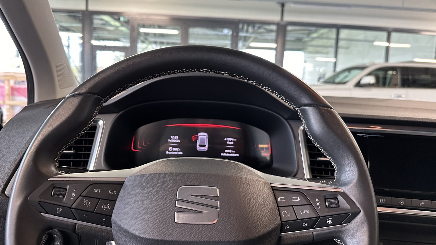 Car image 17