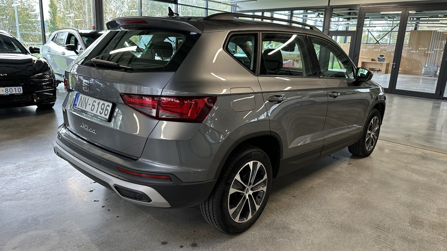 Car image 3