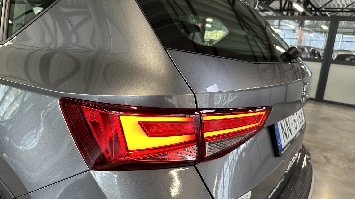 Car image 8