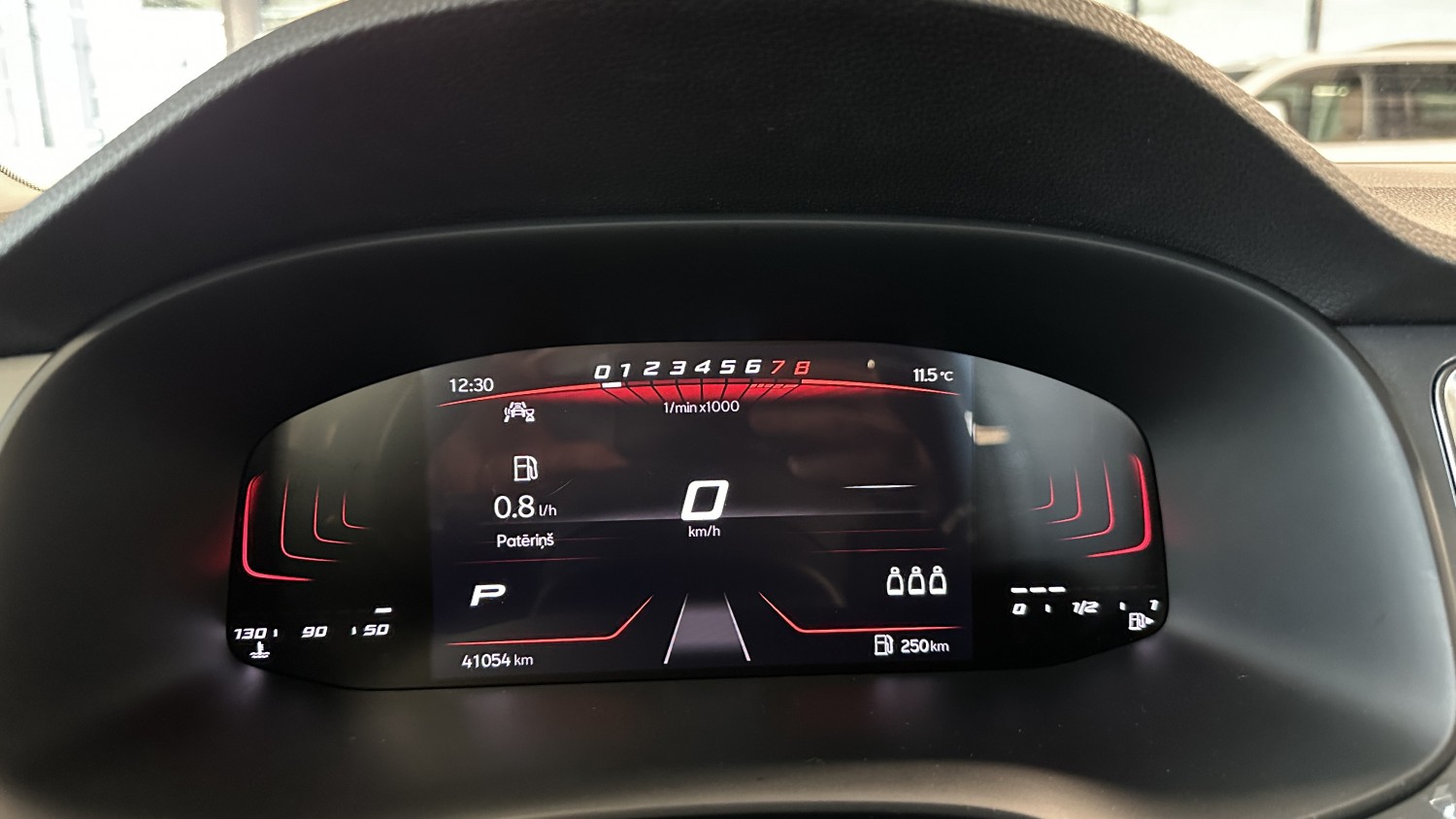 Car image 18