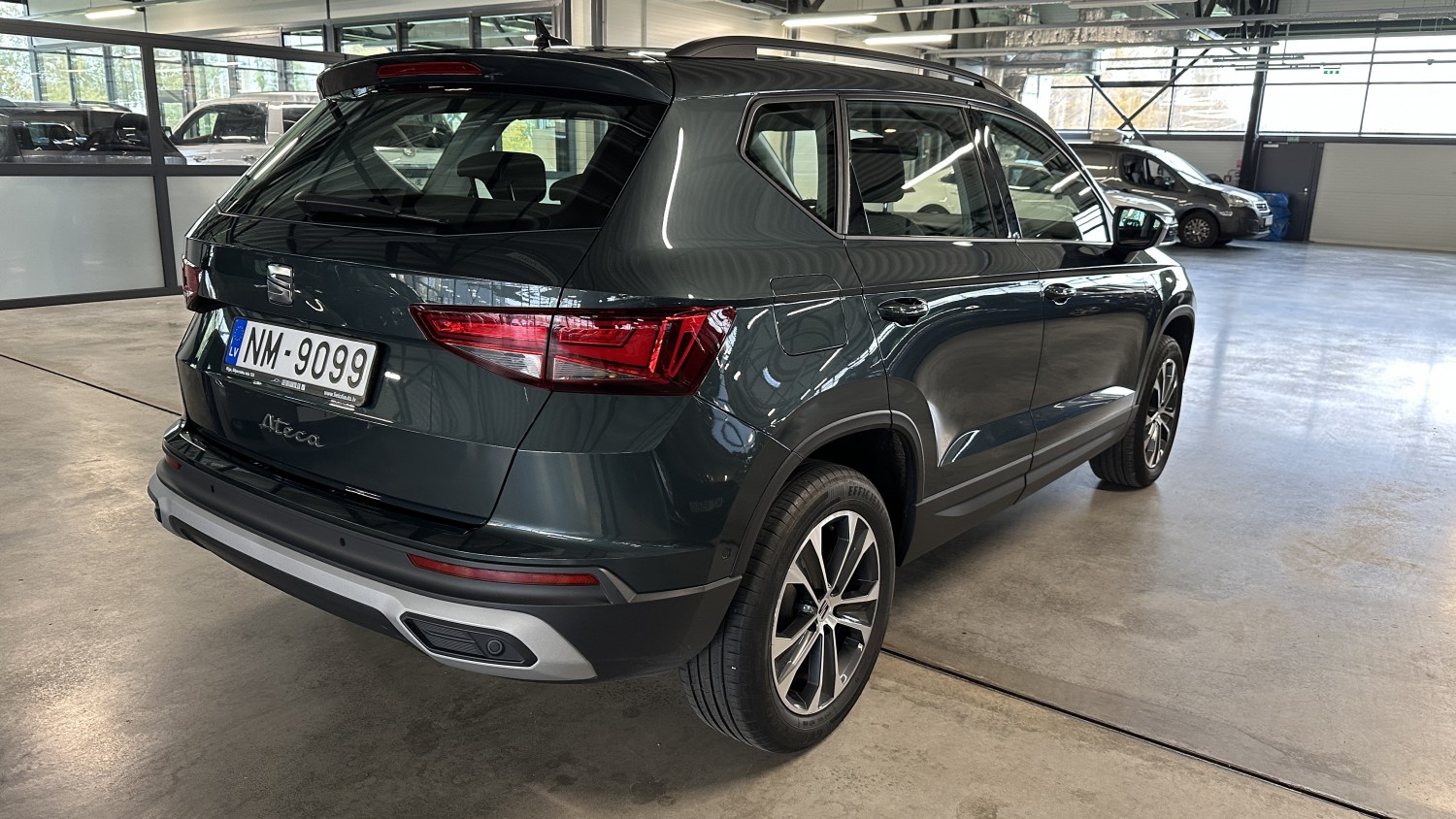Car image 3