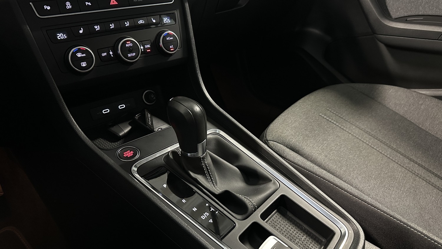 Car image 21