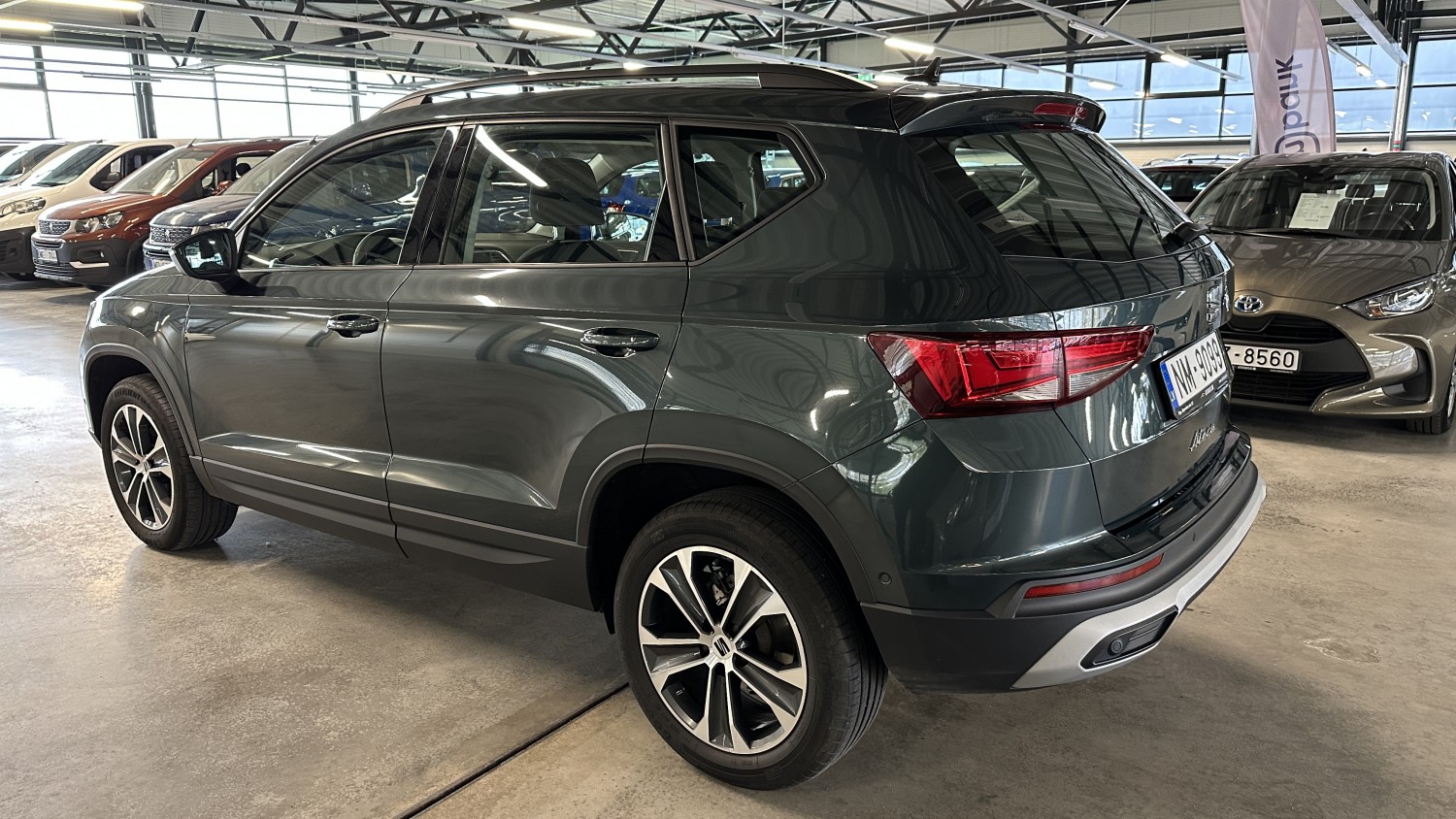 Car image 2