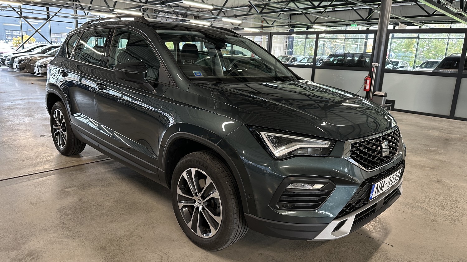Car image 5