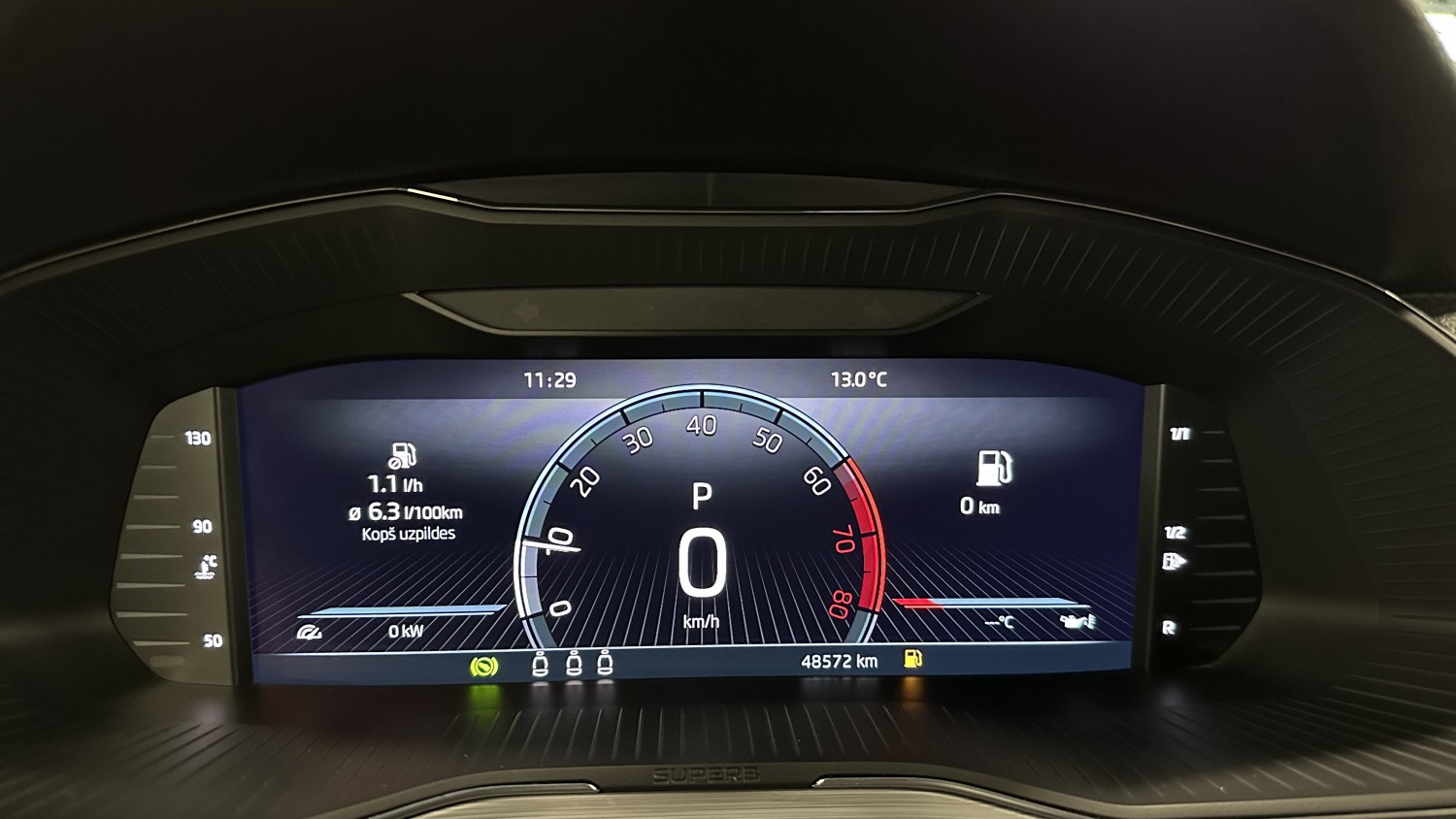 Car image 20